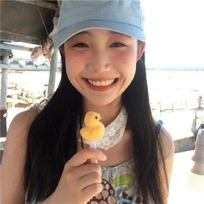 穿一只红鞋的男人